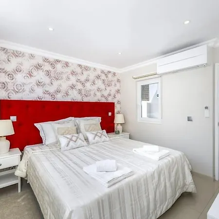 Stunning 2-bedroom Retreat In Vale Do Lobo Villa