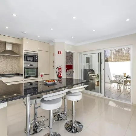 Stunning 2-bedroom Retreat In Vale Do Lobo Villa